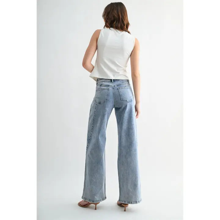 High-Rise Wide Leg Flattering Seam Detail