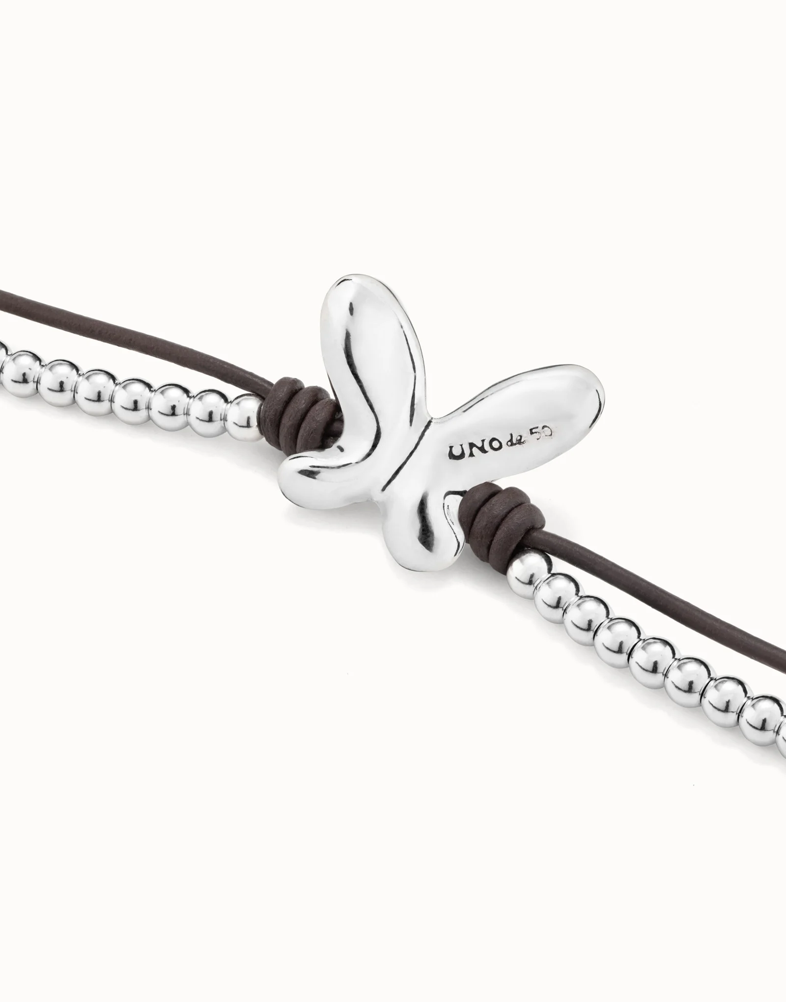 Uno de 50 Minifly Butterfly Bead & Leather Cord Bracelet