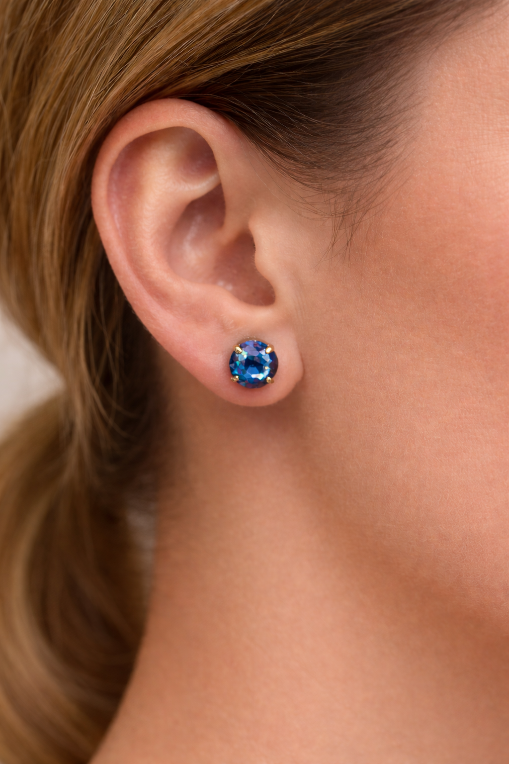 Tova The Oakland Studs - Ice Blue Champagne