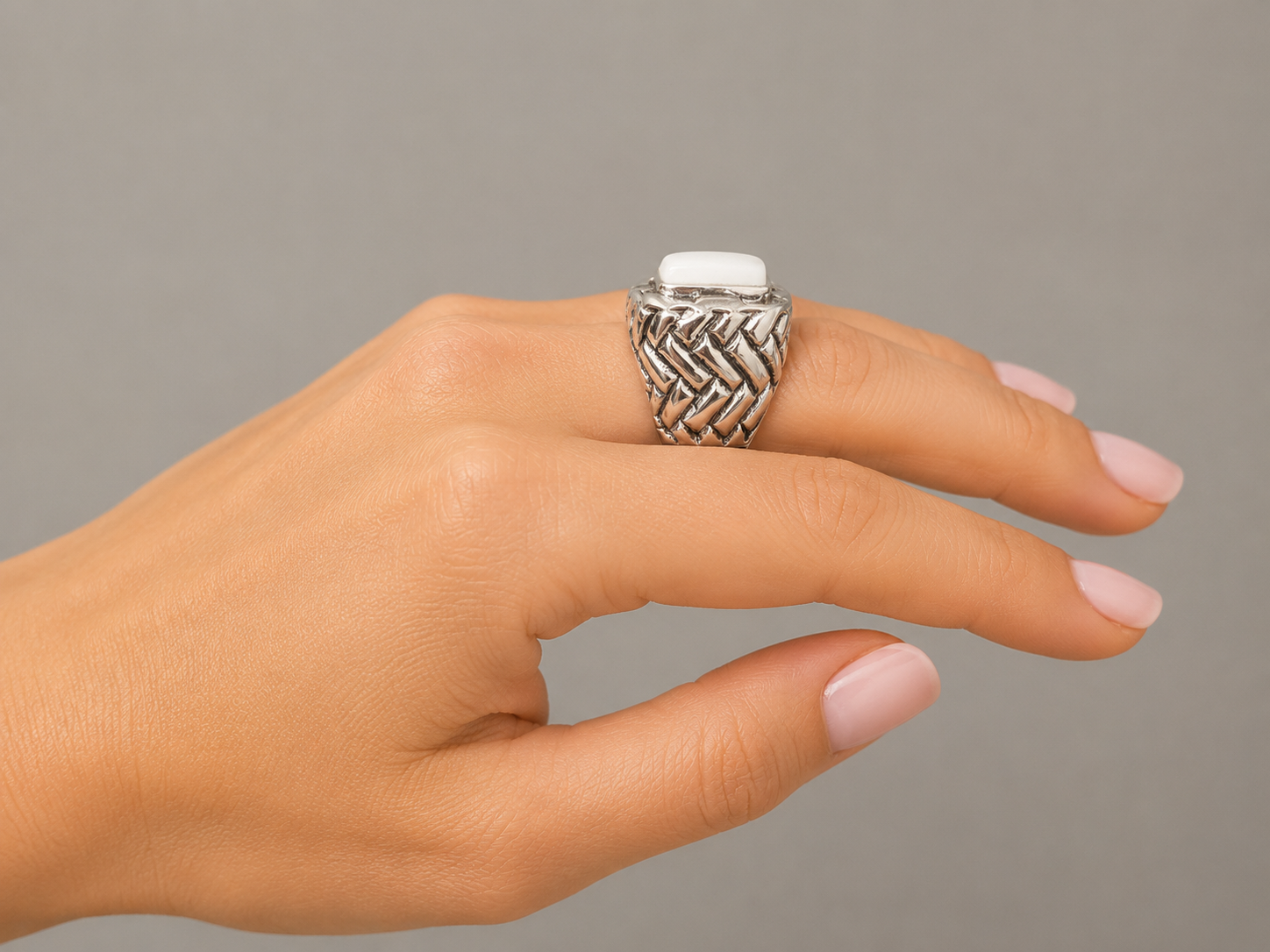 Dian Malouf Pristine White Ring RS8171