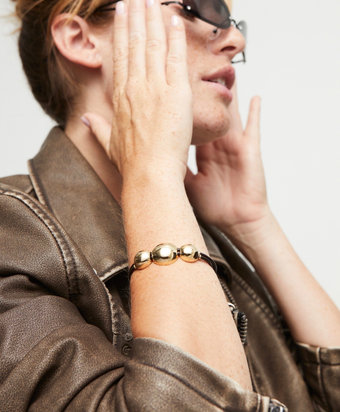 Uno de 50 18K Gold-Plated Beaded Leather Bracelet, Three Bubble Design
