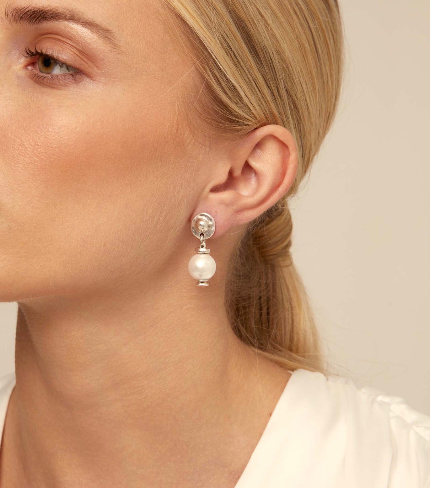Uno de 50 Texcoco Drop Earrings