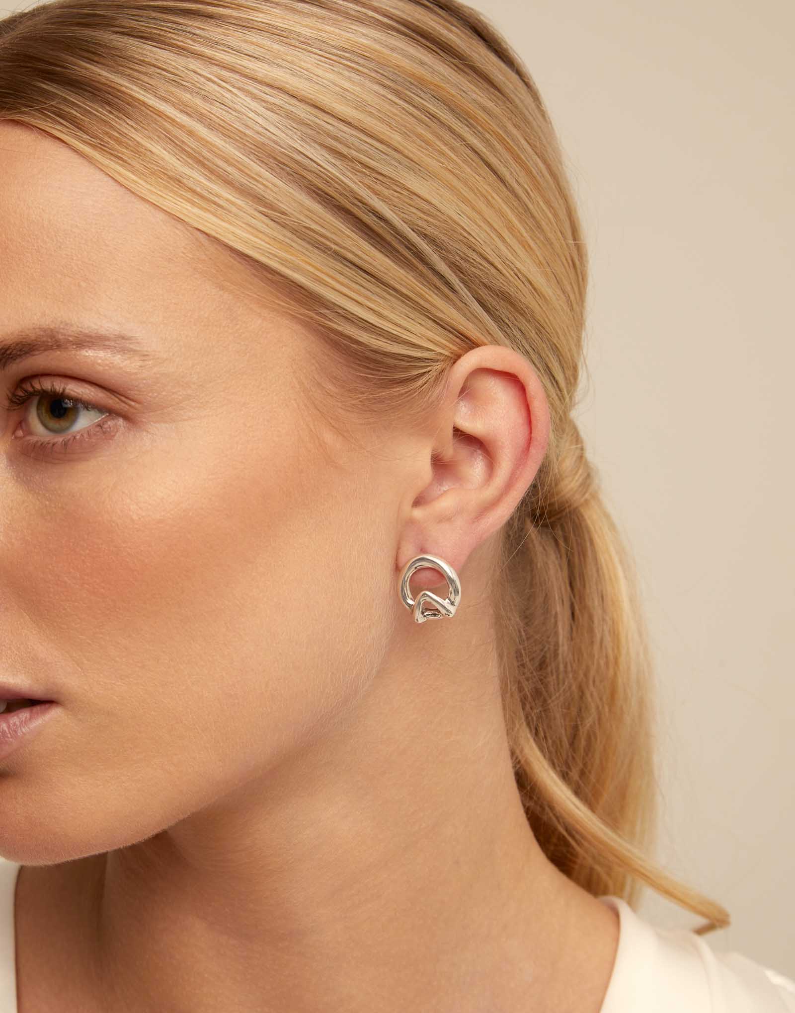 Uno de 50 Game of Three Gold Earrings