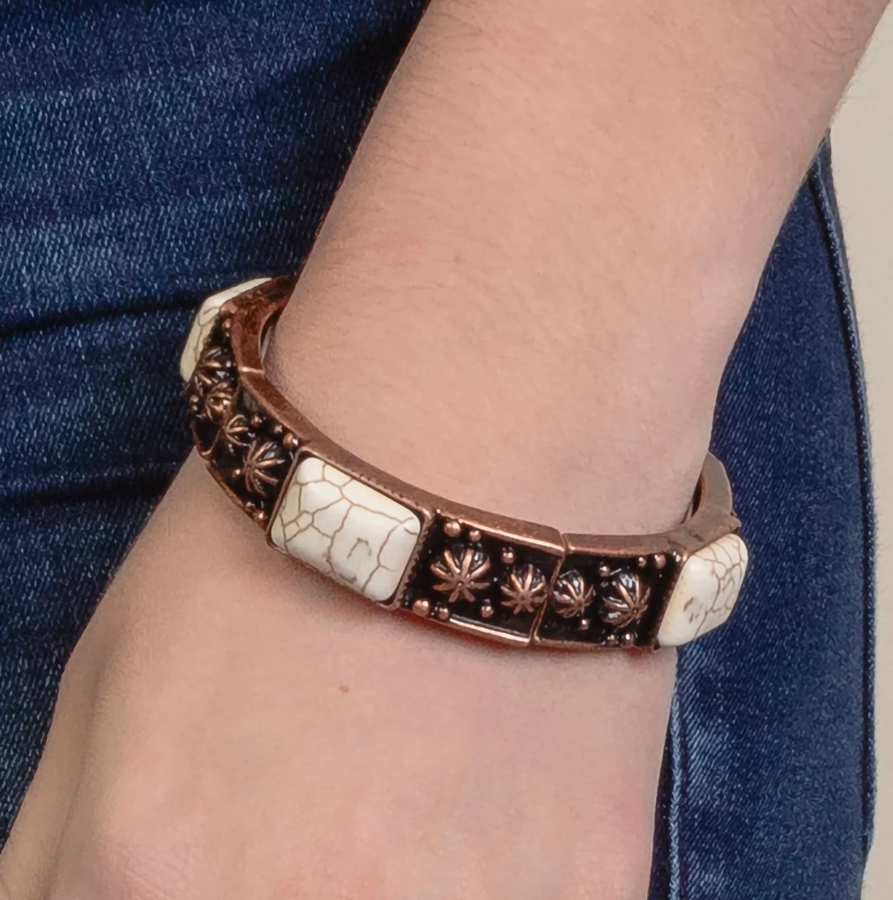 White Buffalo Cabochon Stetch Bracelet
