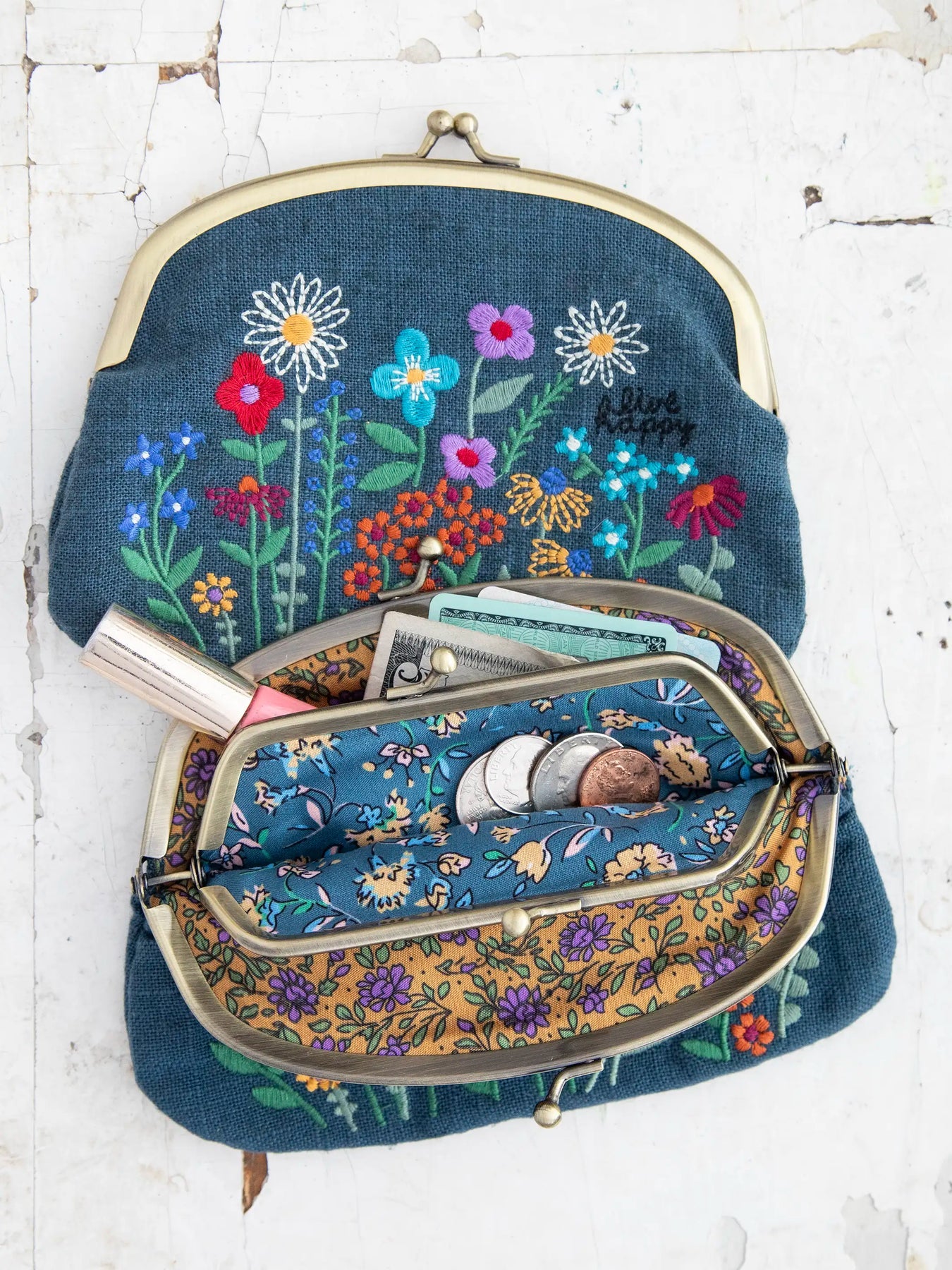 Natural Life Embroidered Kisslock Coin Purse