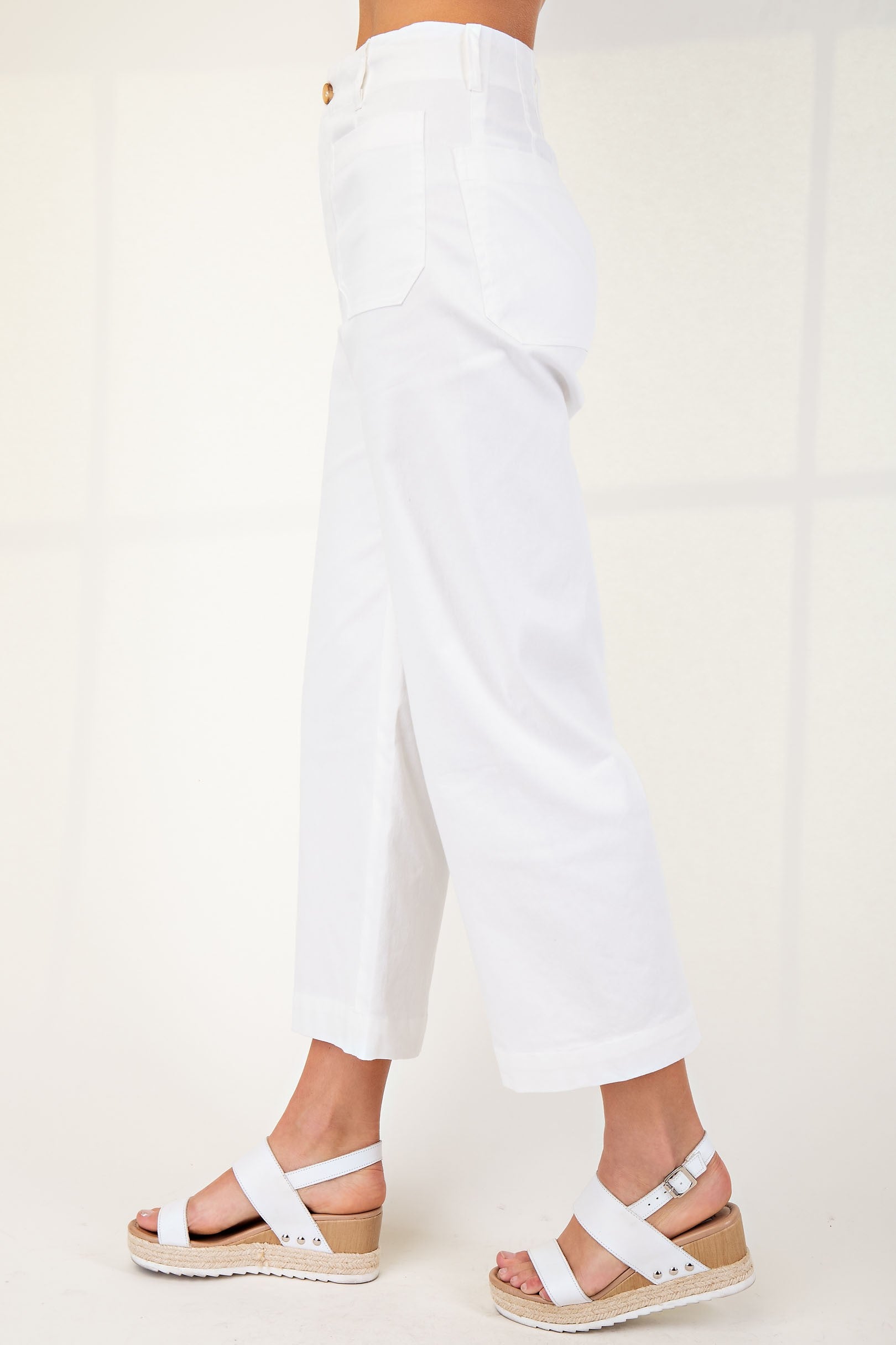 Off White Ankle Cropped Summer Pants