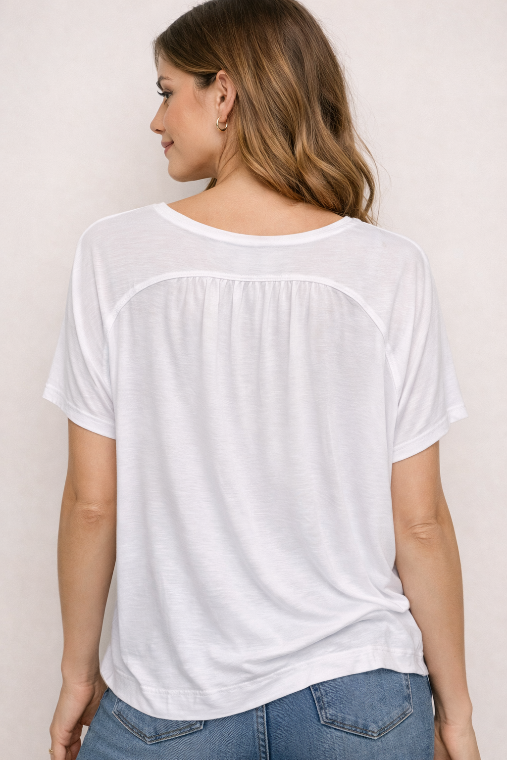 WHITE JERSEY CREW NECK TOP WITH SHIRRED BACK