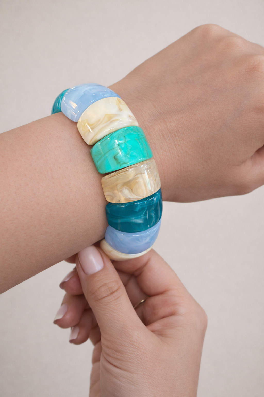 Resin Rounded Stretch Bracelet