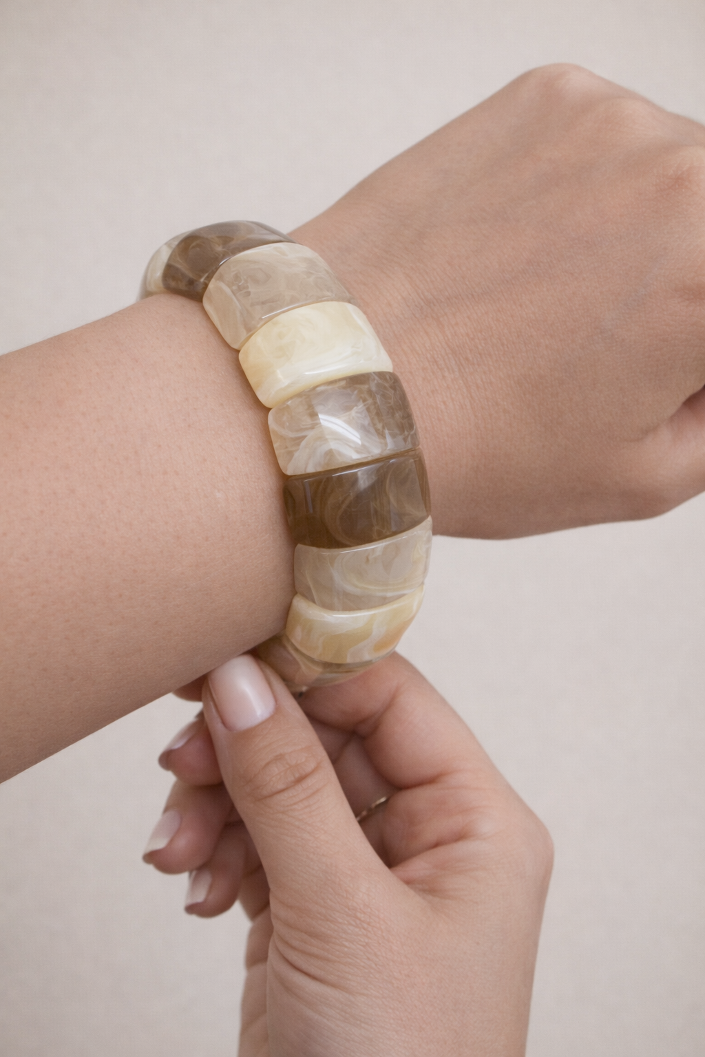 Resin Rounded Stretch Bracelet