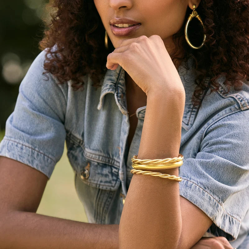 Budha Girl Aura Twist All Weather Bangle