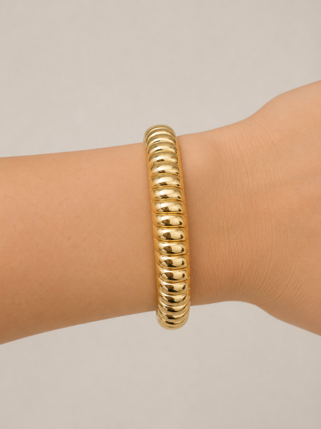 Gold Shrimp Bangle