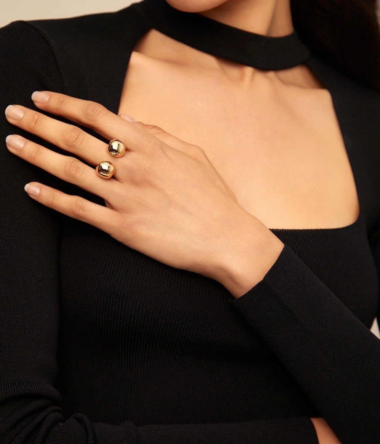Uno de 50 Metal Ring Clad with Gold