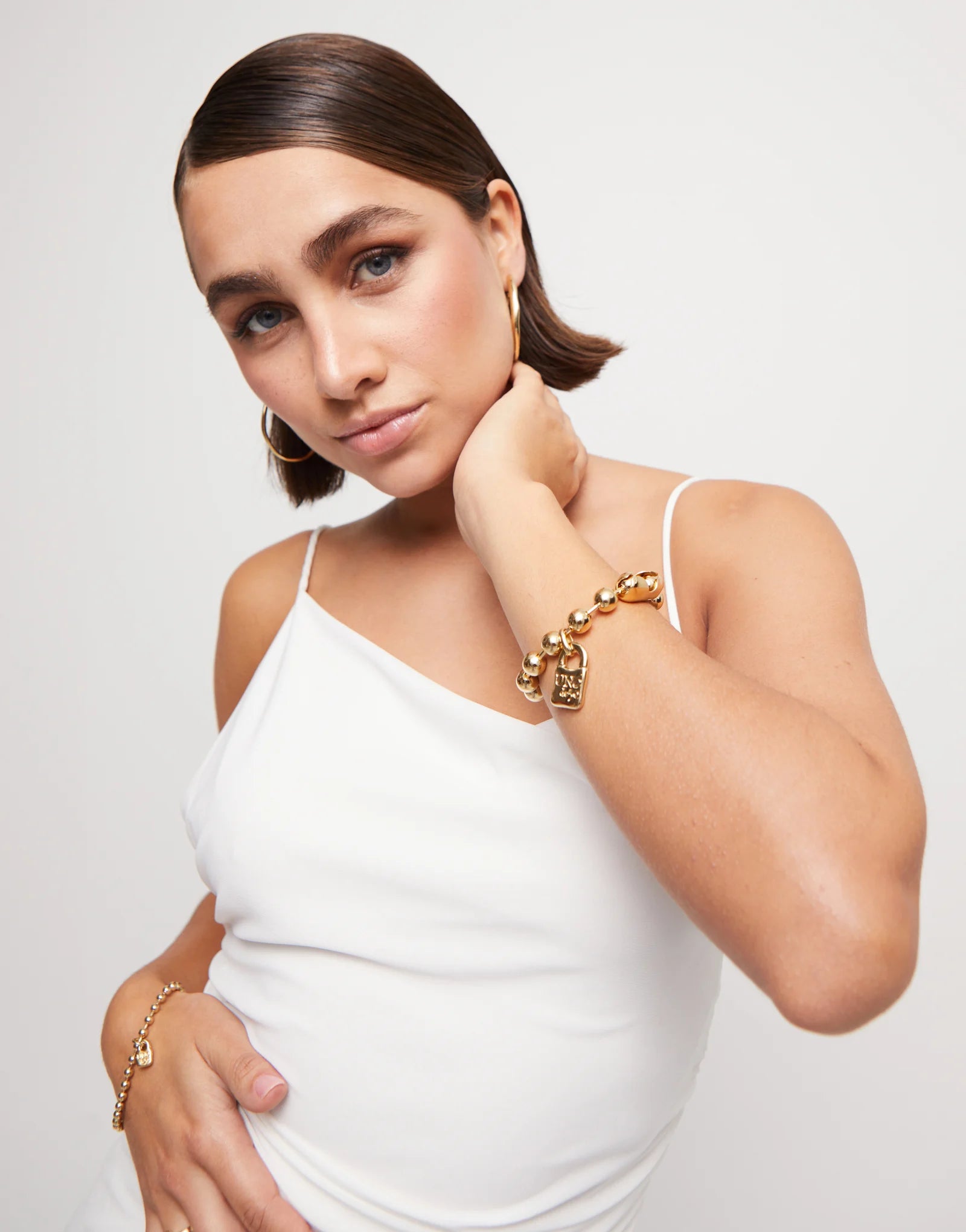 Uno de 50 Snowflake Gold Plated Padlock Classic Beaded Bracelet