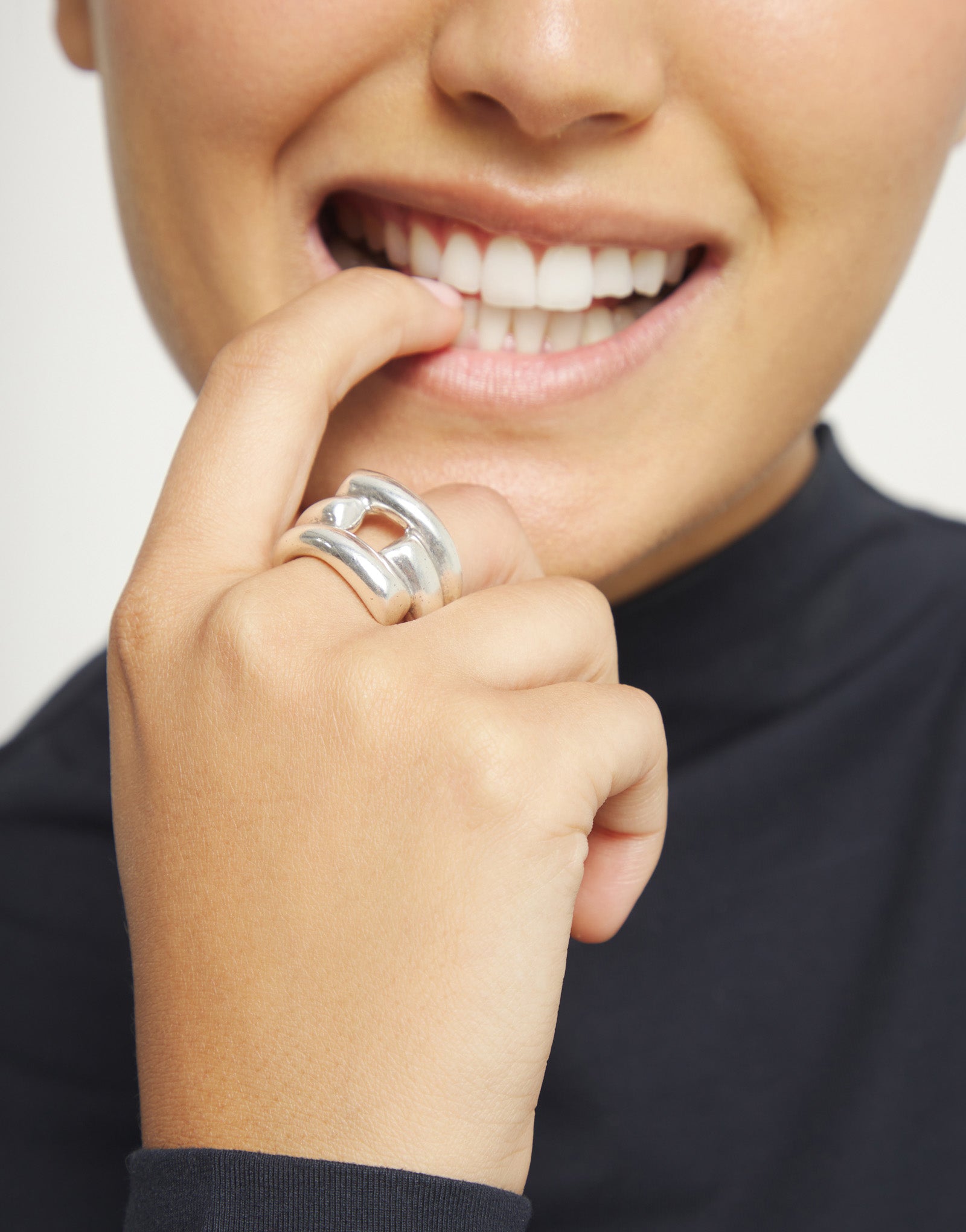 Uno de 50 Silver Ring With Four Intertwined Organic Shapes