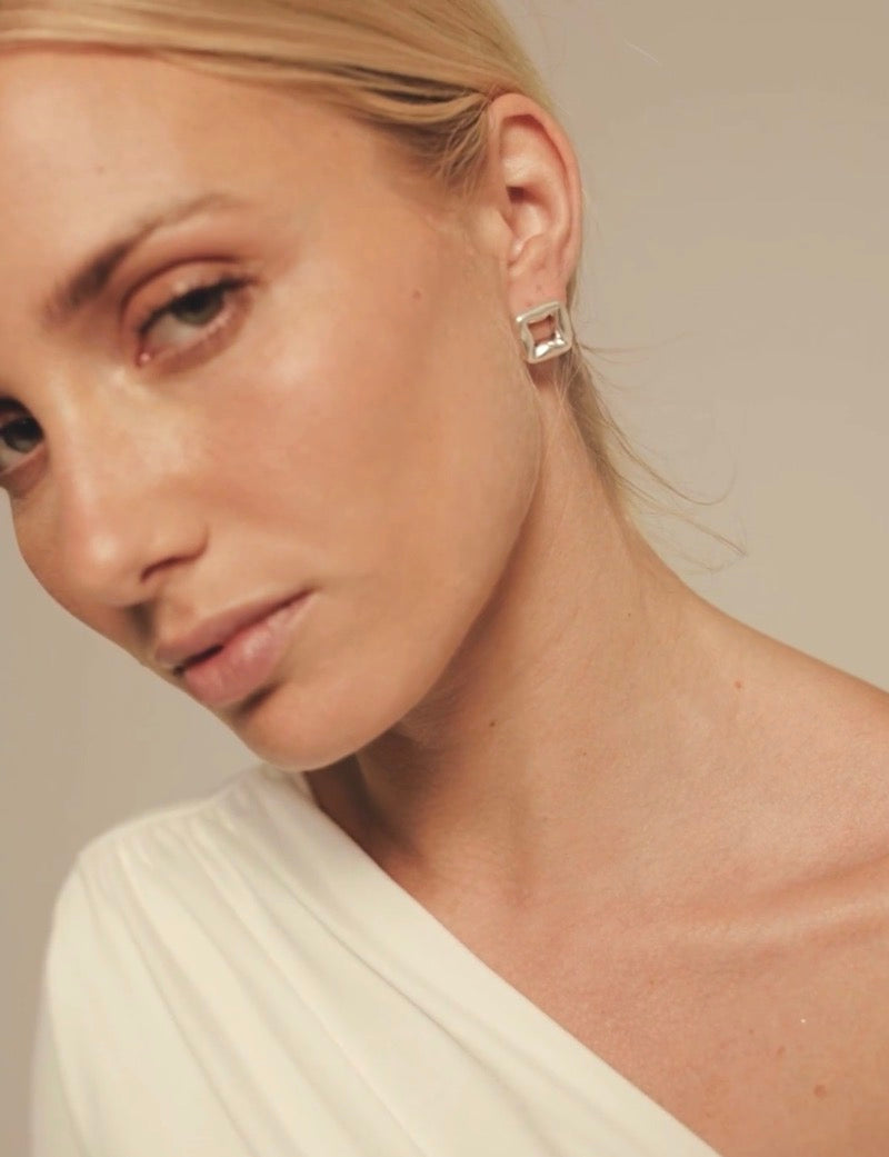 Uno de 50 Femme Fatale Studded Earrings
