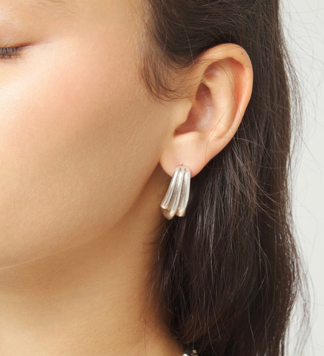Uno de 50 Stud Earrings With Elongated Organic Shapes Silver