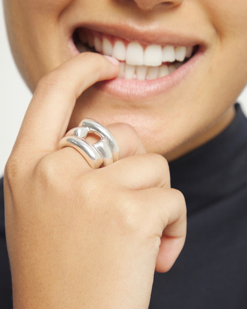 Uno de 50 Silver Ring With Four Intertwined Organic Shapes