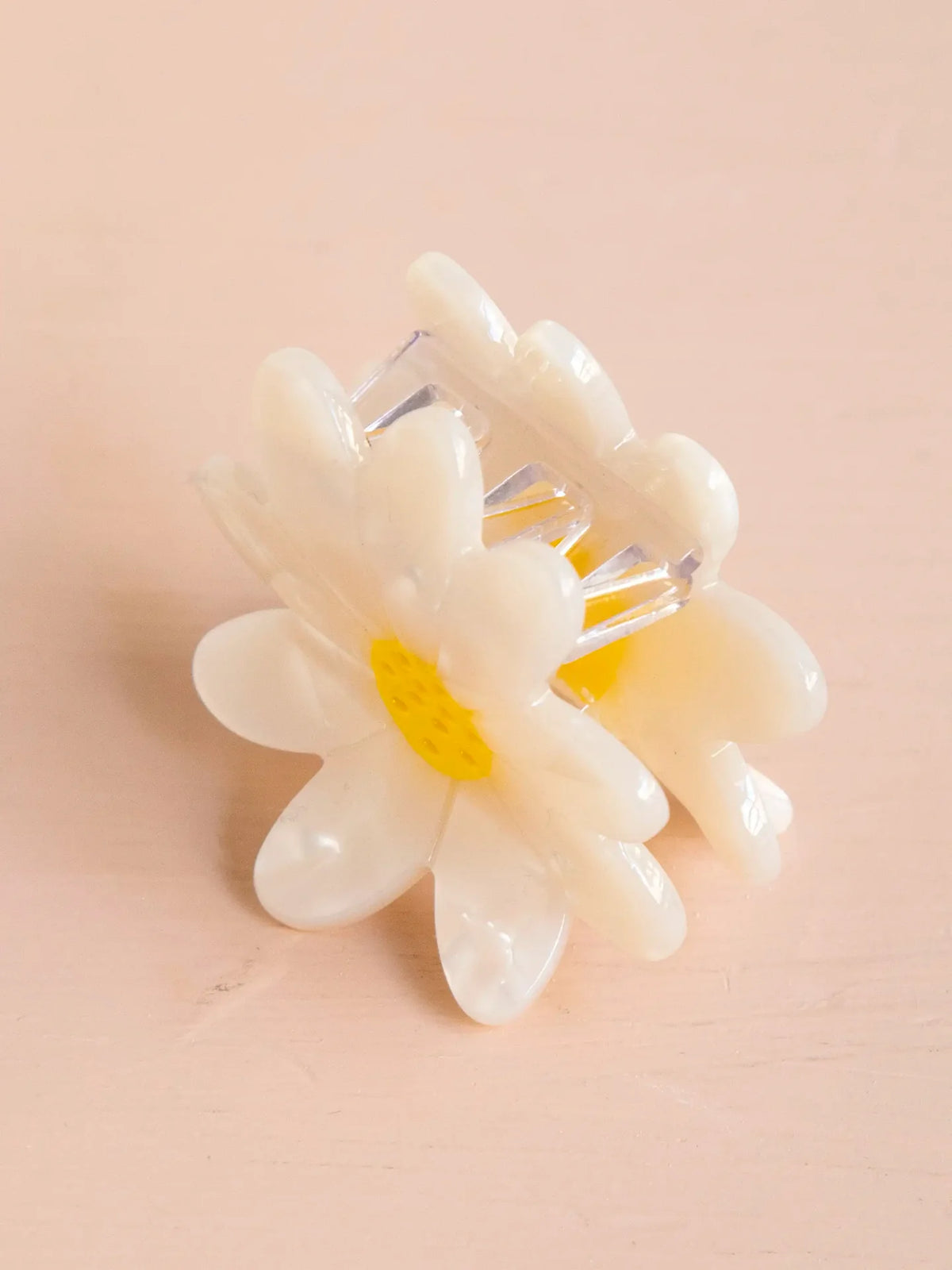 Natural Life daisy-shaped acetate hair claw clip