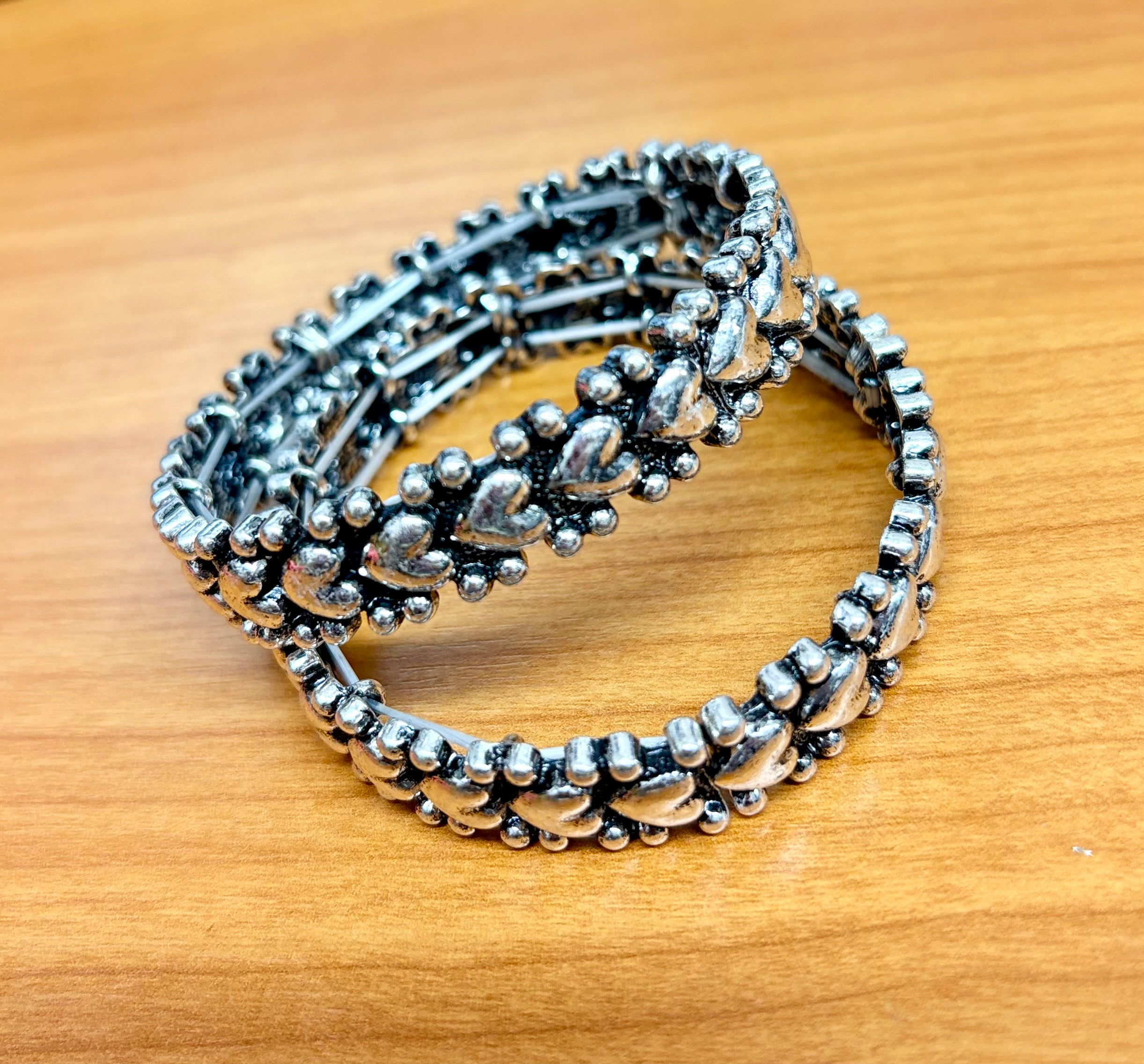 Silver Tone Heart Stretch Bracelet