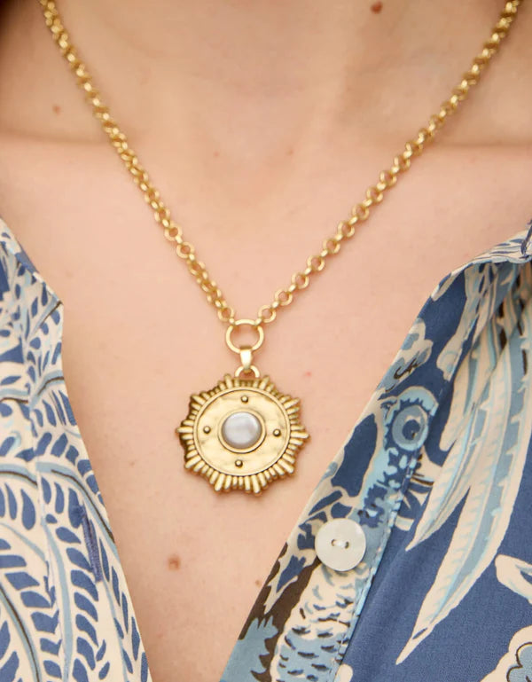 Spartina Centered Medallion Necklace 20" Mother-of-Pearl