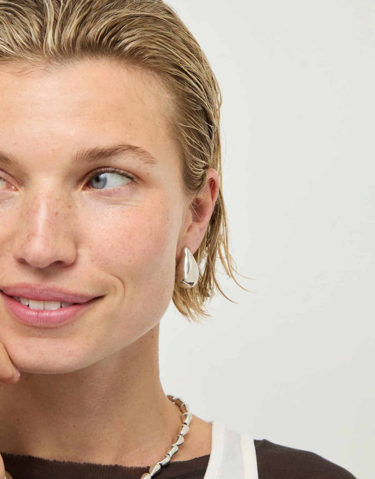 Uno de 50 Earrings Medula Corium