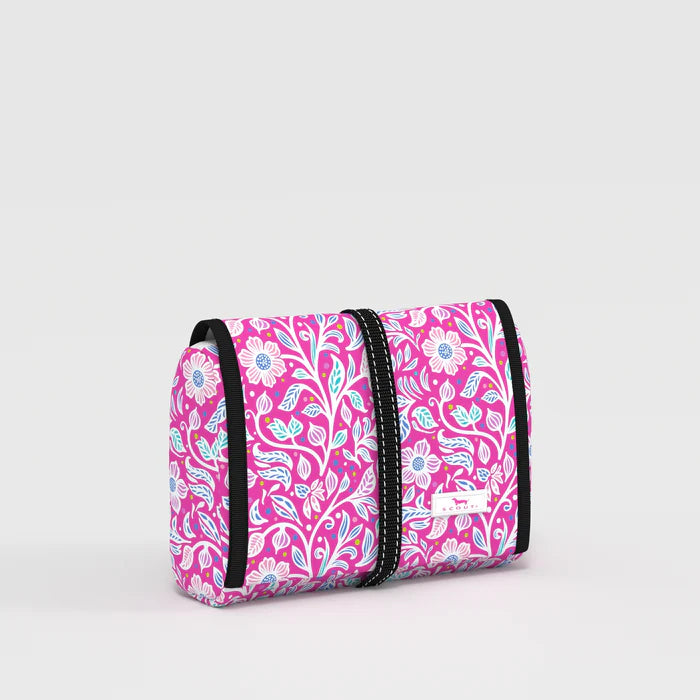 Scout Beauty Burrito Hanging Toiletry Bag