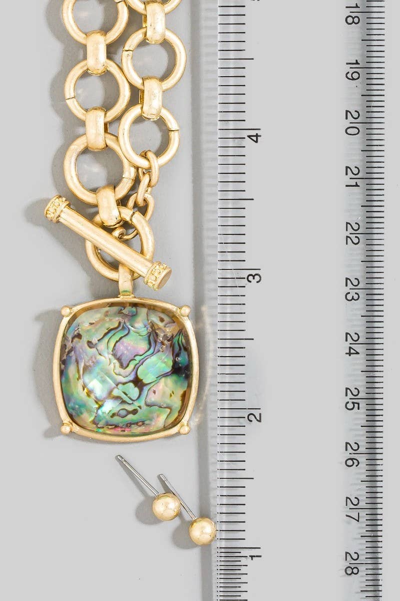 Stone Bead Circle Link Toggle Clasp Necklace