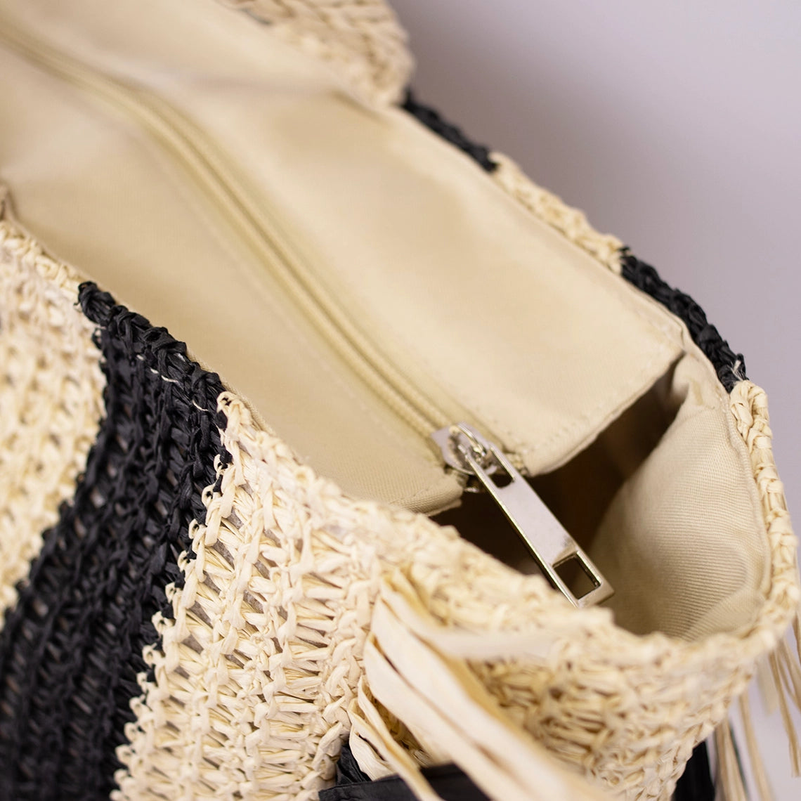 Excursion Tote Natural/Black