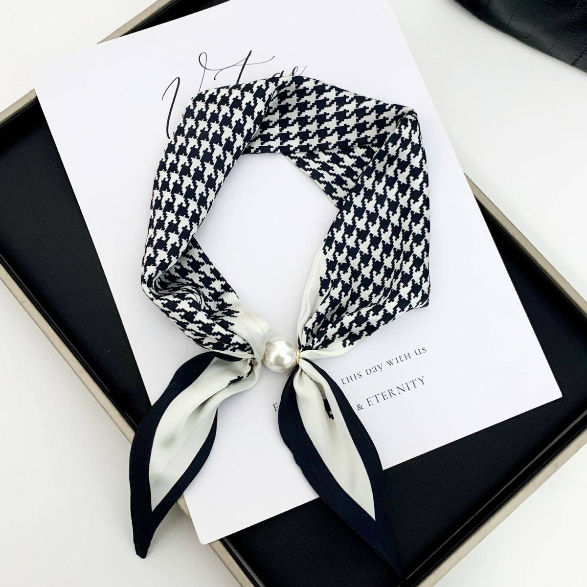 Long Scarf Pearl Magnetic Clasp Scarf