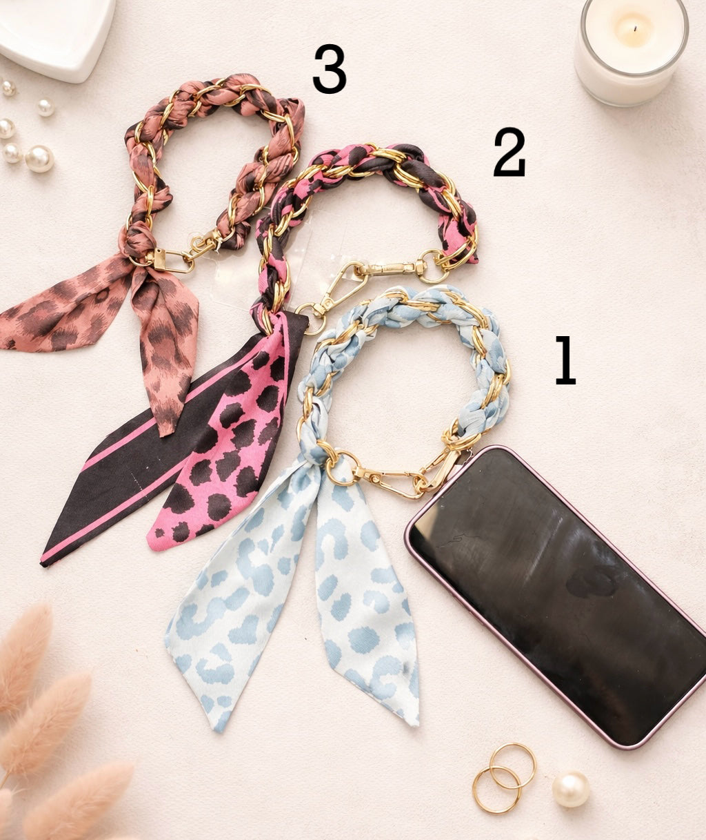Scarf Link Phone Holder